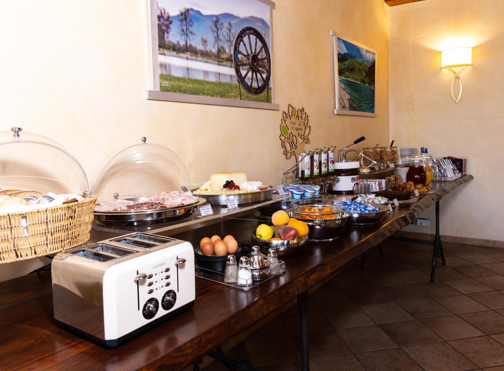 Best Western Plus Hotel Le Rondini San Francesco al Campo Exterior photo